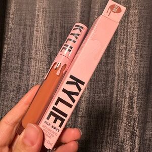 Kylie Cosmetics Matte Liquid Lipstick - Warm Brown